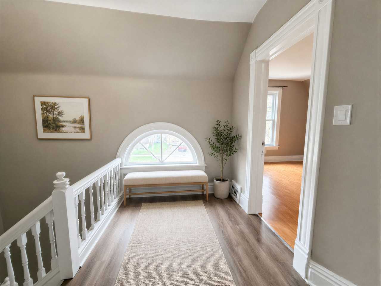 128 Alfred St Uppr - Photo 3 of 26
