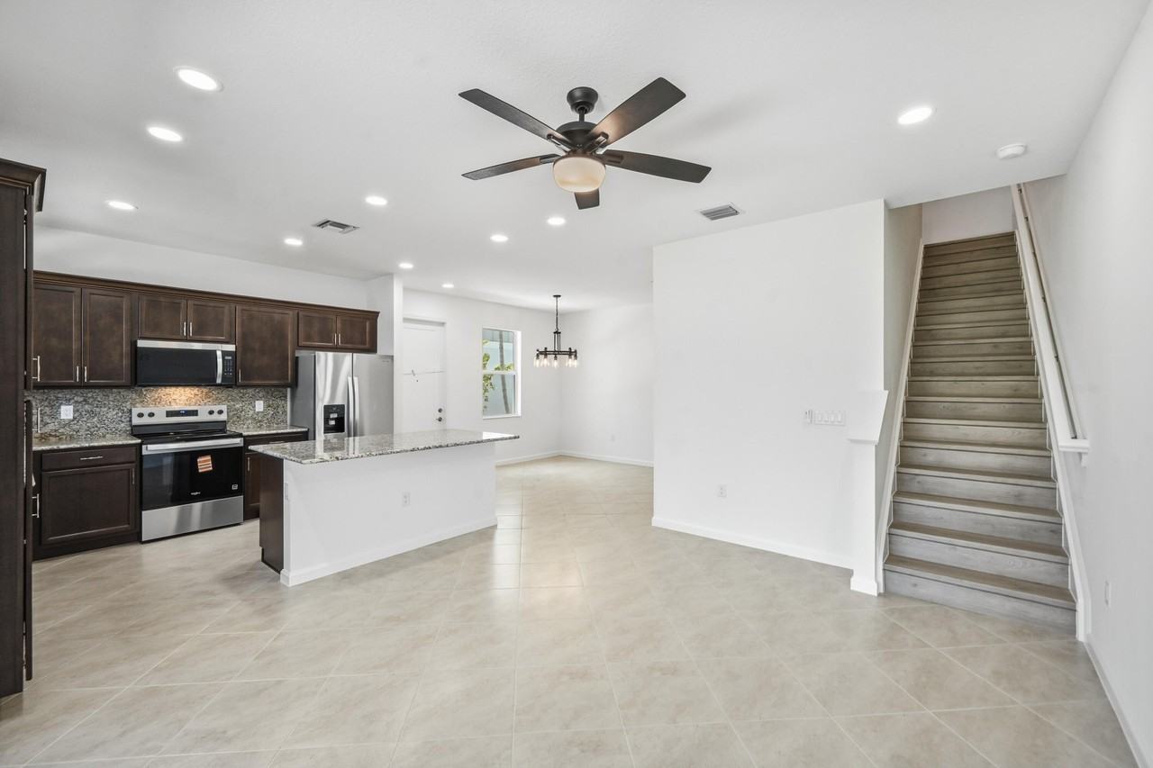 4332 Brookgreen Sq - Photo 4 of 41