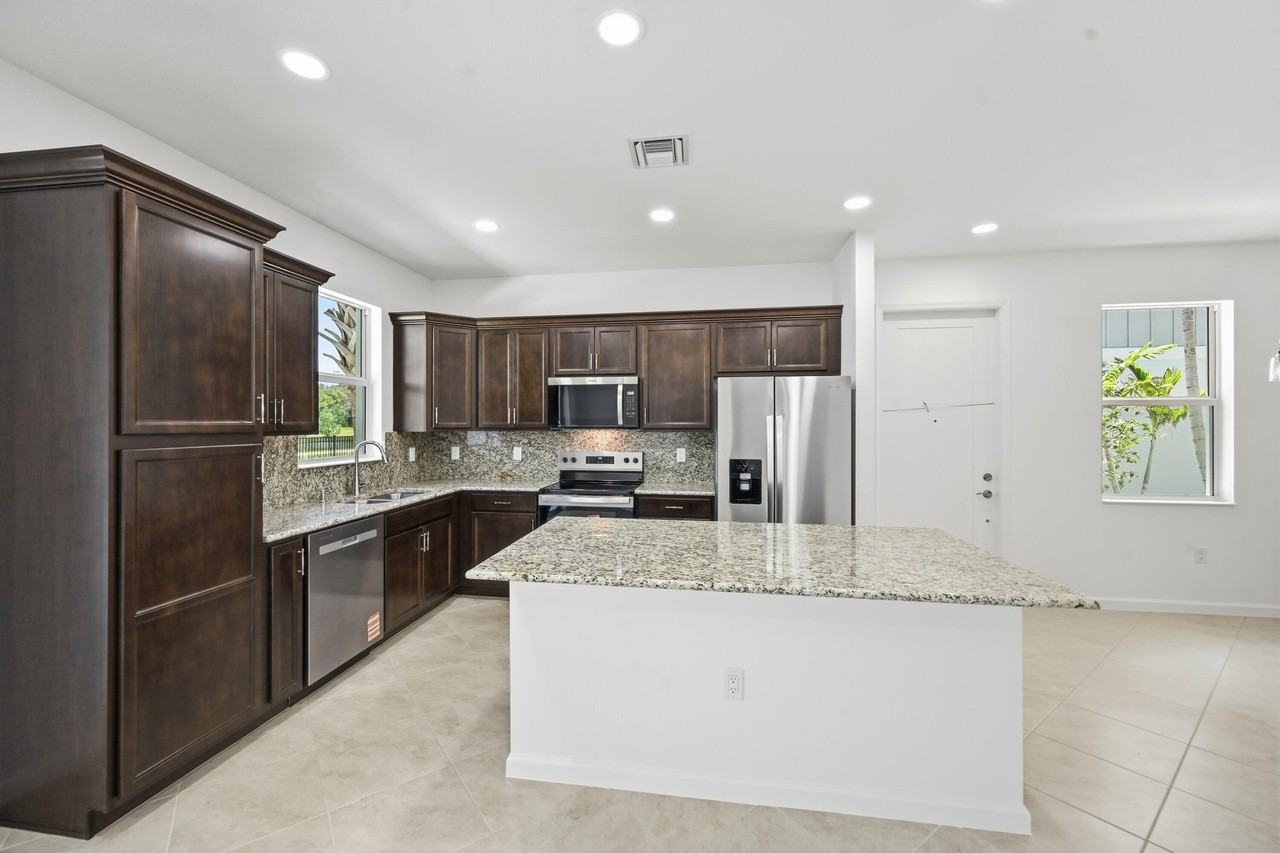 4332 Brookgreen Sq - Photo 6 of 41
