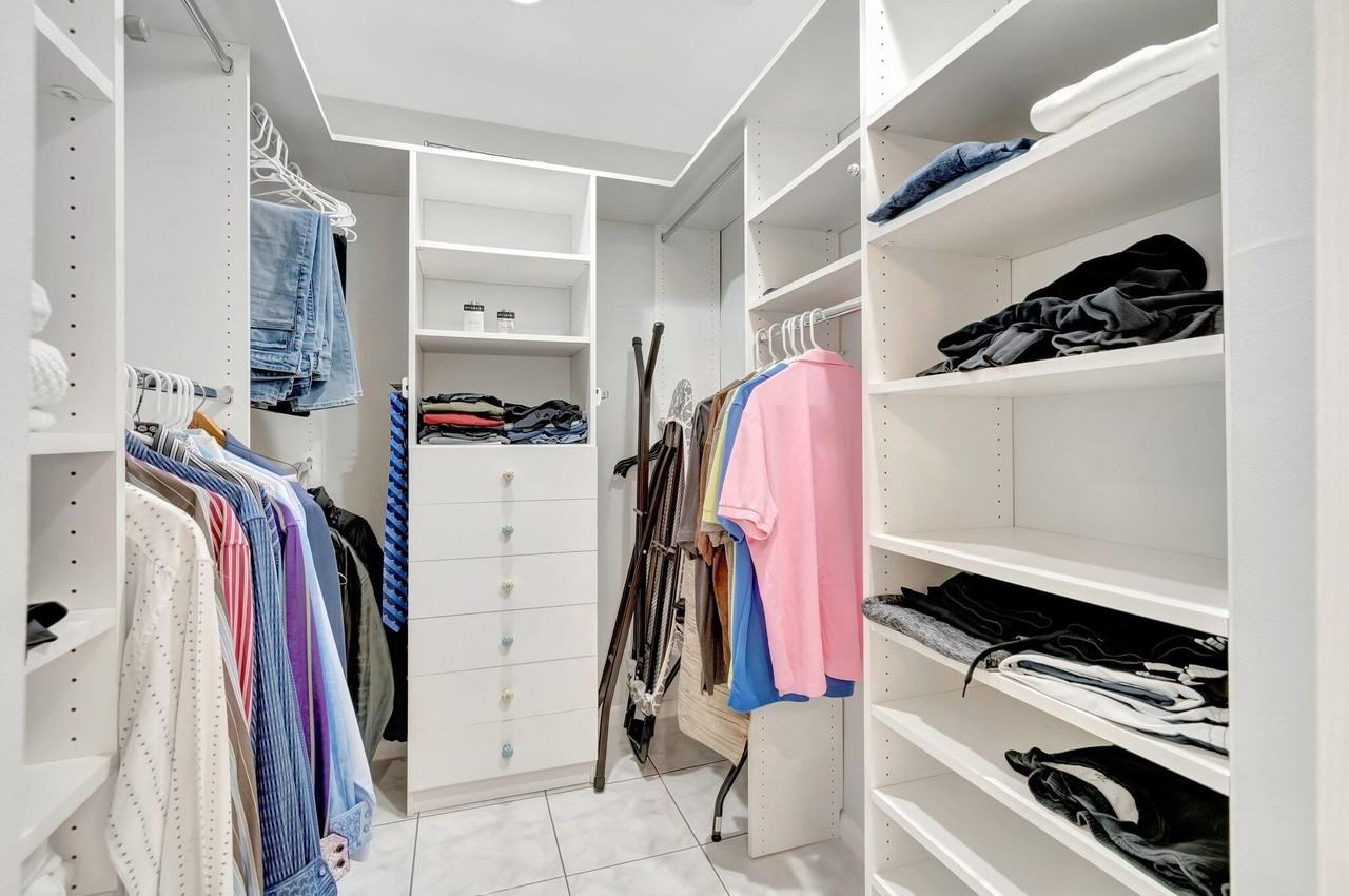 14823 Cumberland Dr #202 - Photo 4 of 35