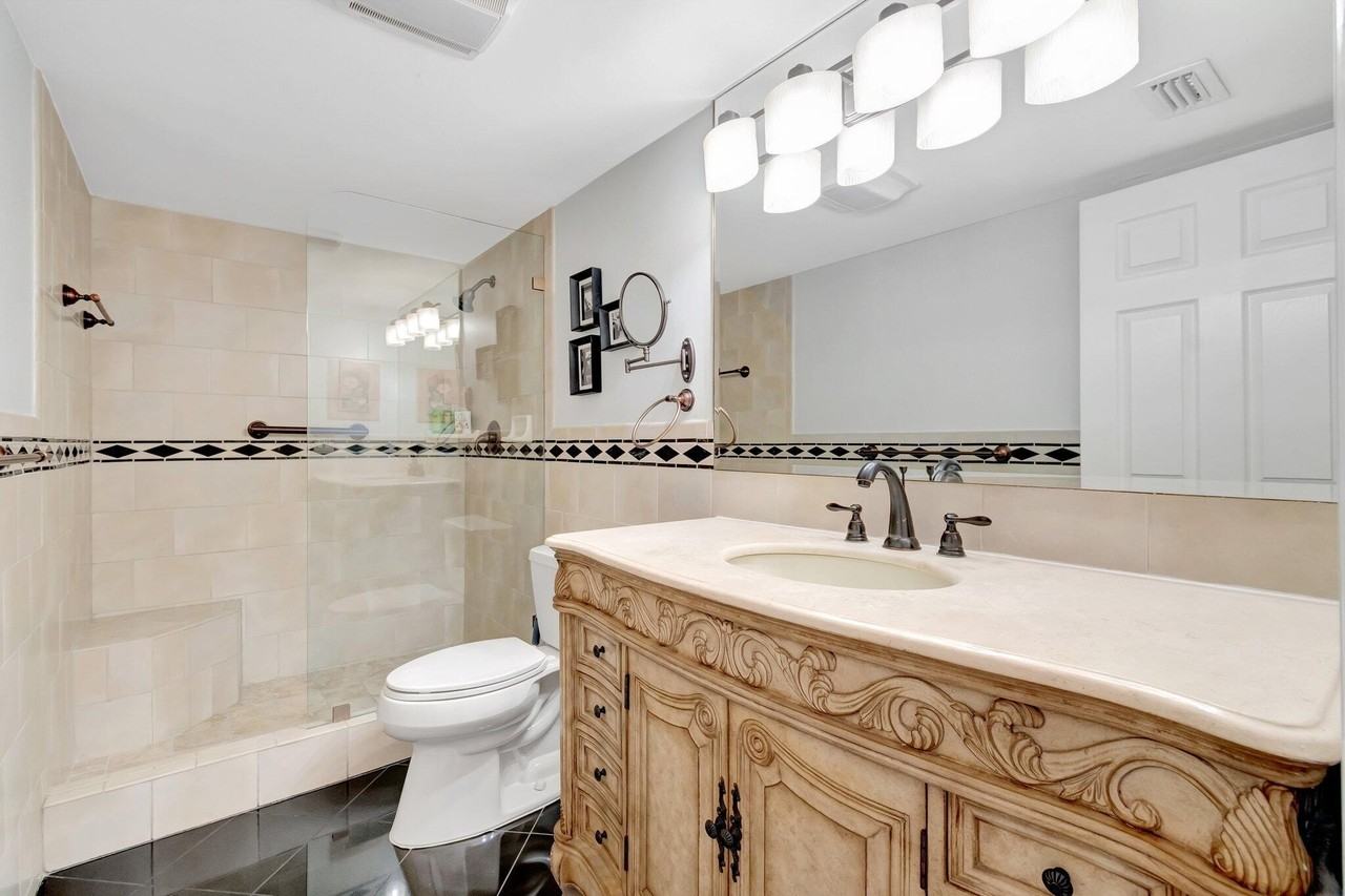 14823 Cumberland Dr #202 - Photo 6 of 35