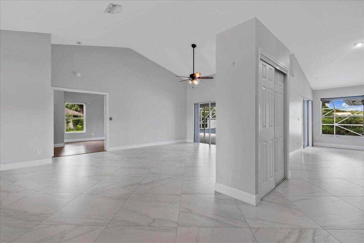 15575 Woodmar Ct - Photo 5 of 40