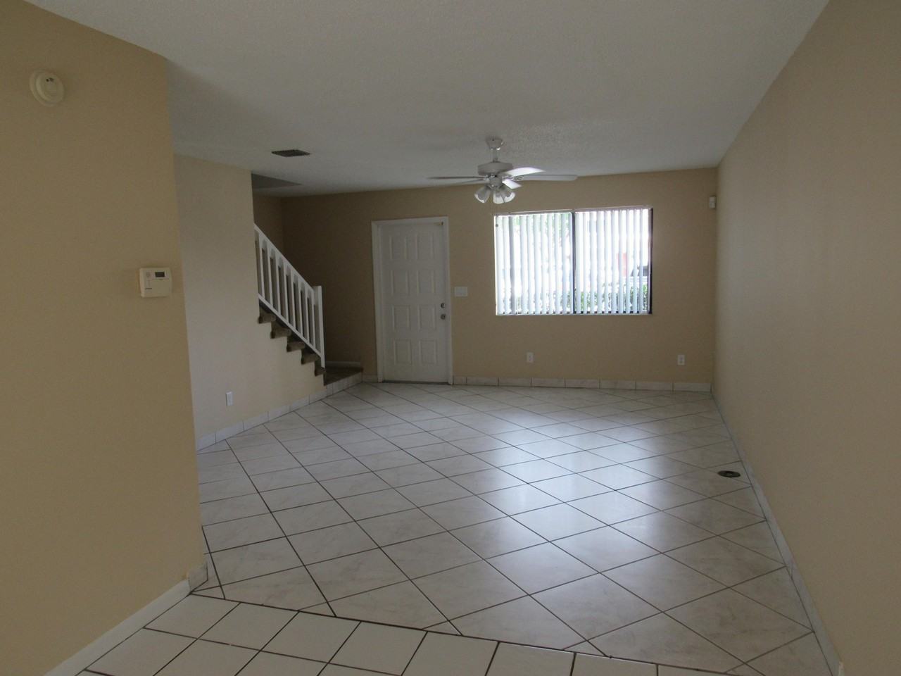 904 Riverside Dr - Photo 3 of 16