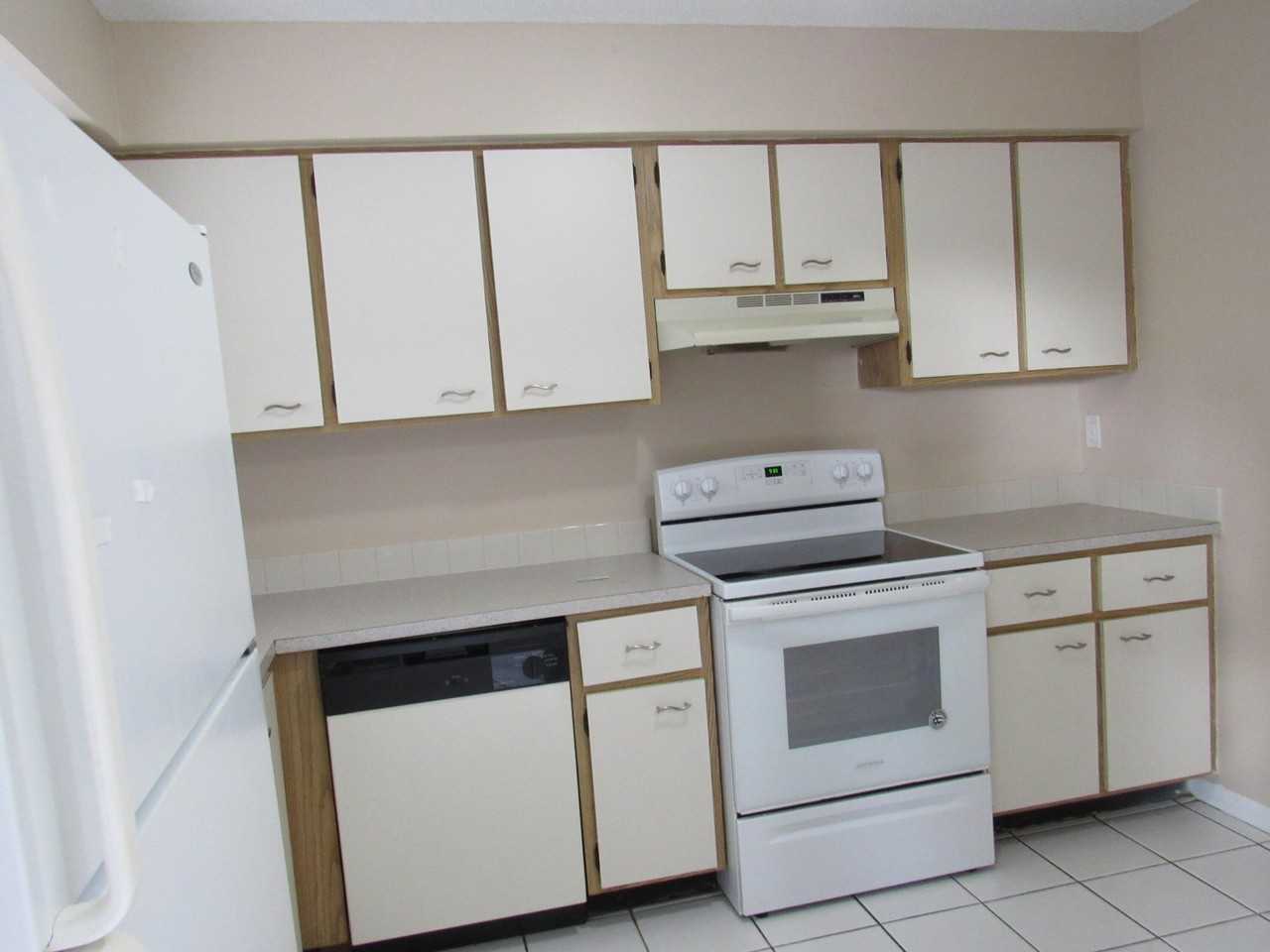 904 Riverside Dr - Photo 5 of 16