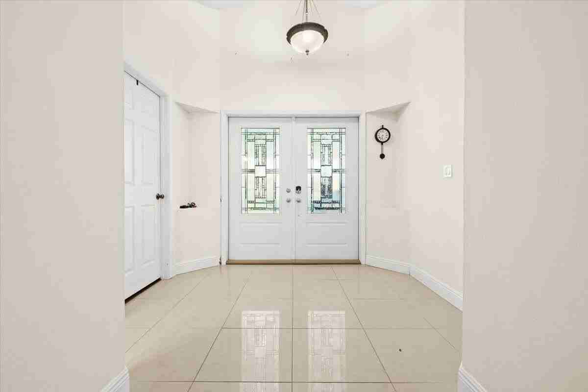 7705 Forest Green Ln - Photo 5 of 24
