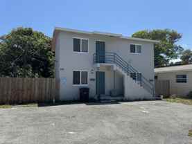 716 22nd St #B - Photo 1 of 1