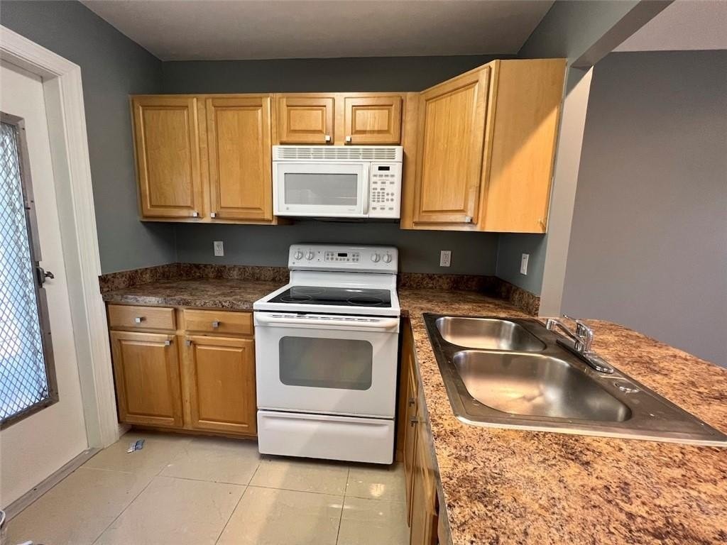 610 Se 2nd Ave #L21 - Photo 2 of 16