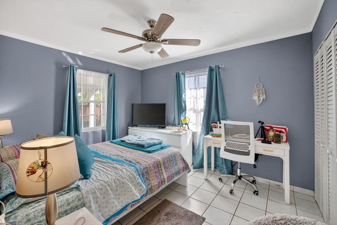 131 Sw 7th Ter - Photo 5 of 50