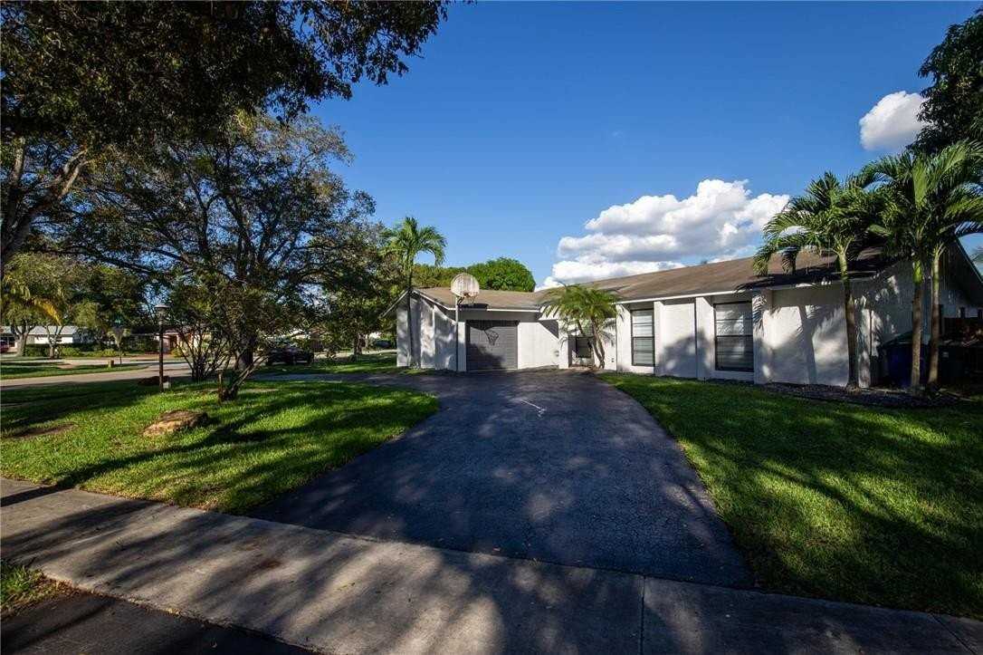 5100 Sw 104th Ave - Photo 3 of 42