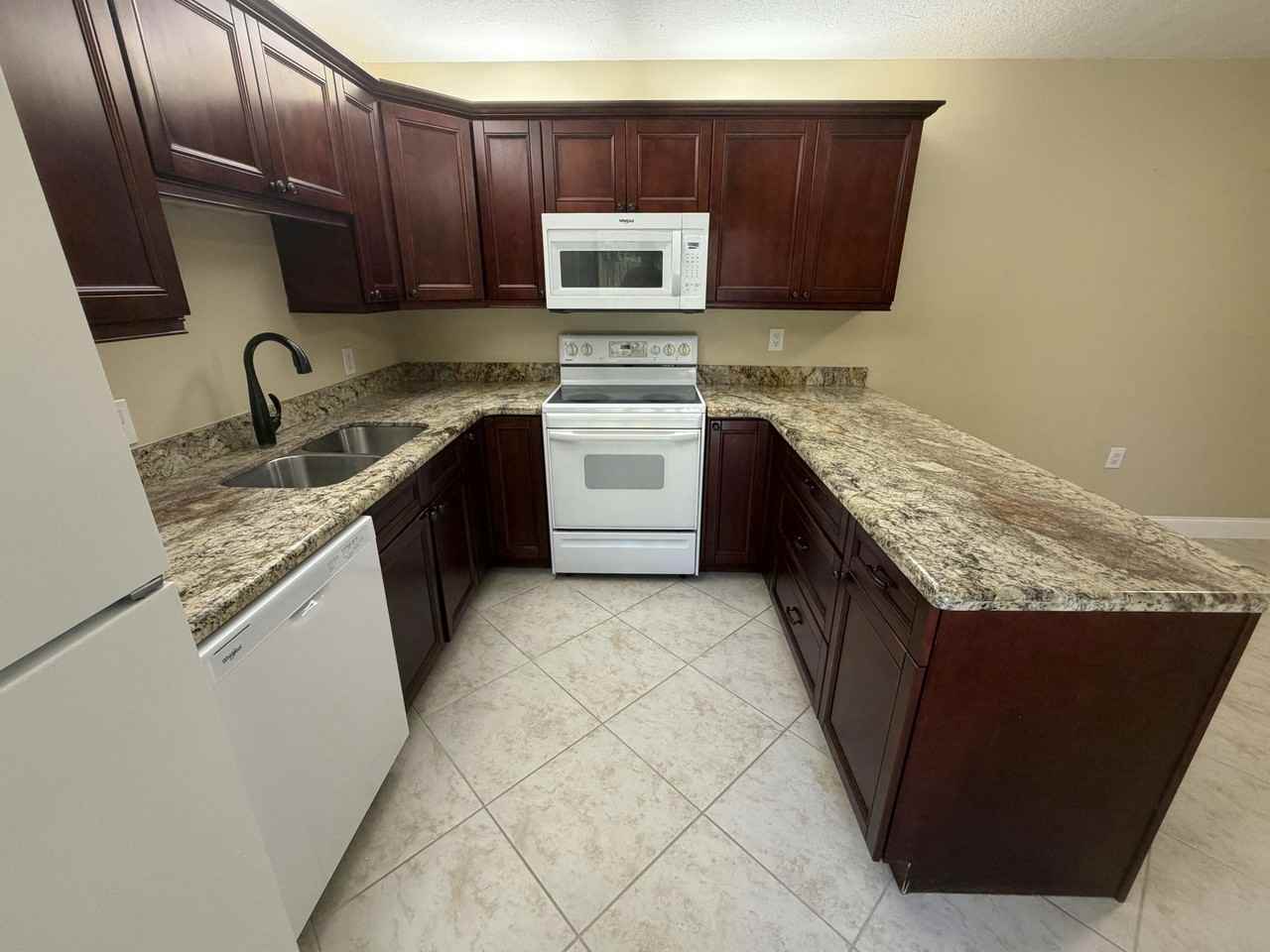 2407 24th Ln - Photo 3 of 18