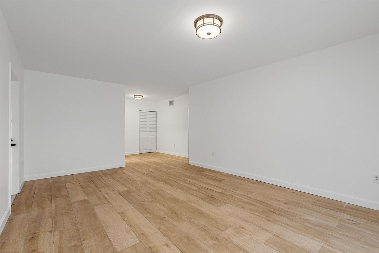 7831 Sw 56th St #112B - Photo 6 of 28