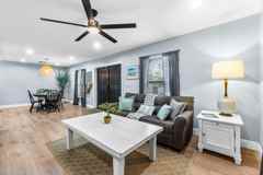 3303 Custer Ave - Photo 1 of 1