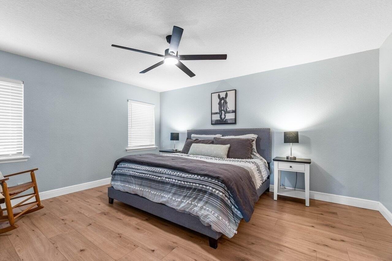 3303 Custer Ave - Photo 4 of 27