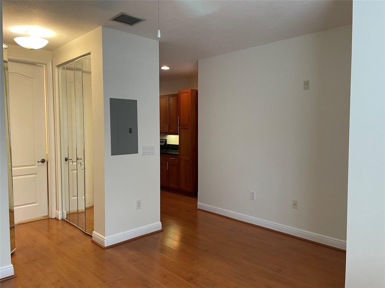 1304 Sw 3rd Ct #1304 - Photo 6 of 9