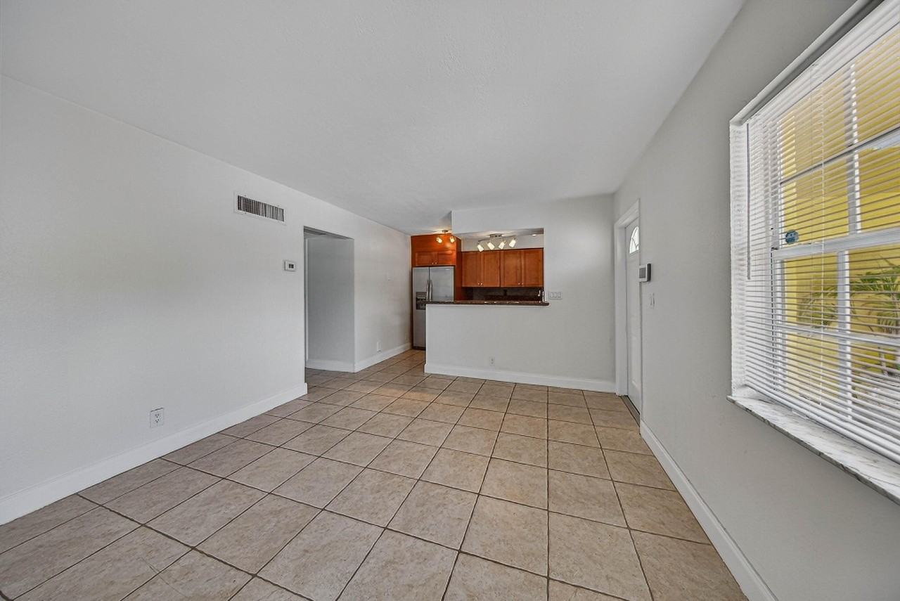 51 Ne 24th St #4 - Photo 4 of 27