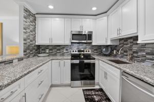 featured image of 102 Waterford E #102