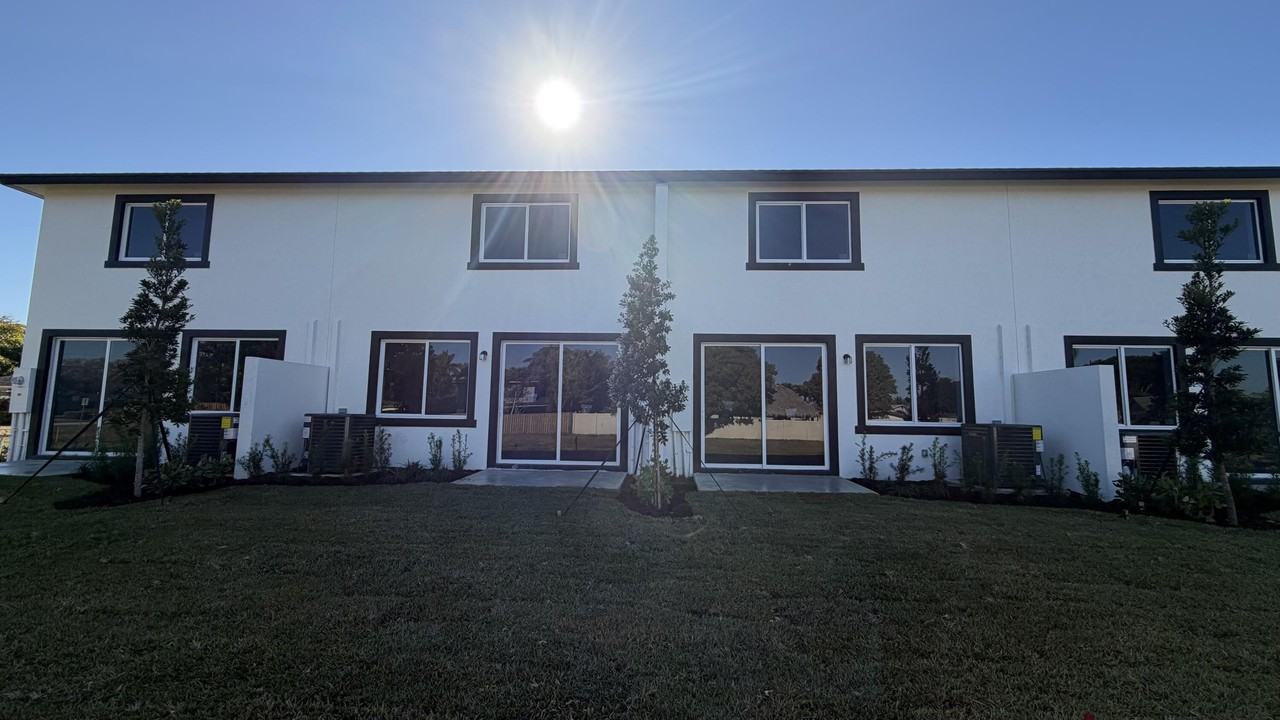 1112 White Pine Dr #1114 - Photo 2 of 2