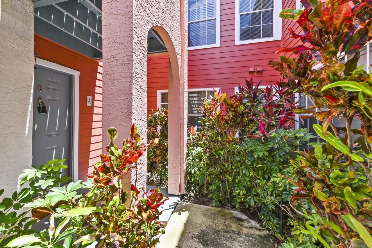 1055 Crystal Way #A - Photo 3 of 28