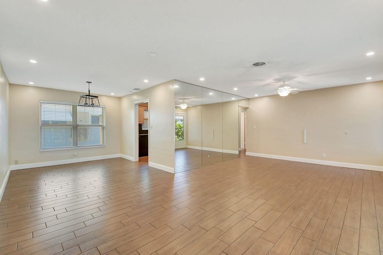 2757 Ne 29th Ave #4 - Photo 6 of 38