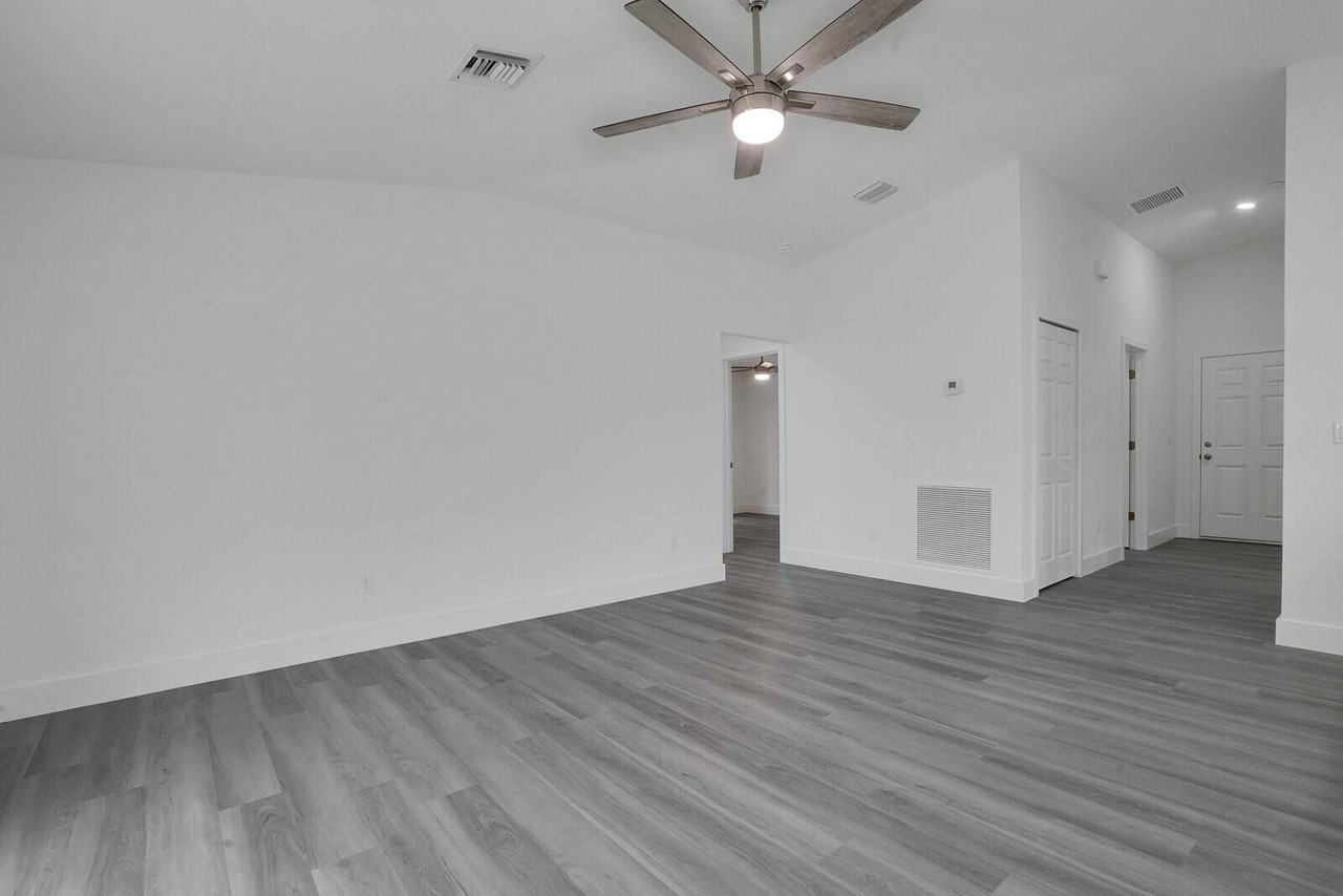 8003 Hibiscus Rd - Photo 7 of 15