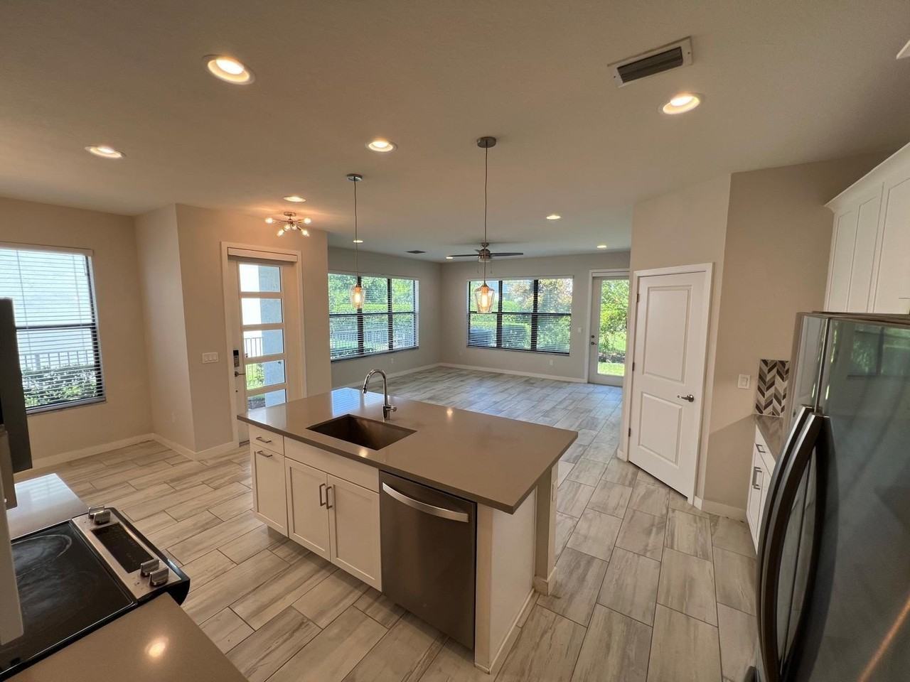 8807 Antarus Dr - Photo 5 of 23