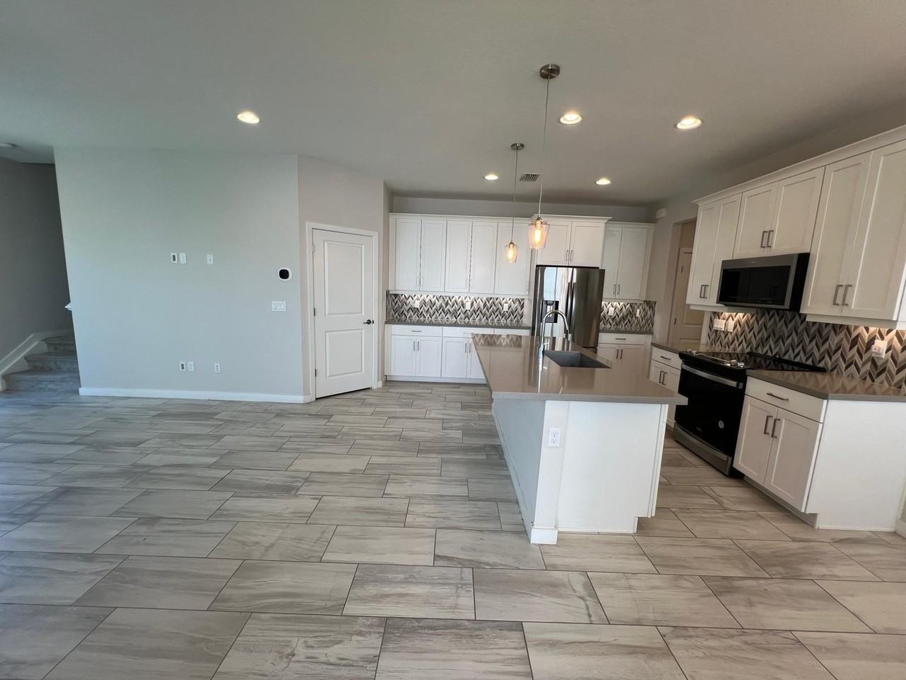 8807 Antarus Dr - Photo 7 of 23