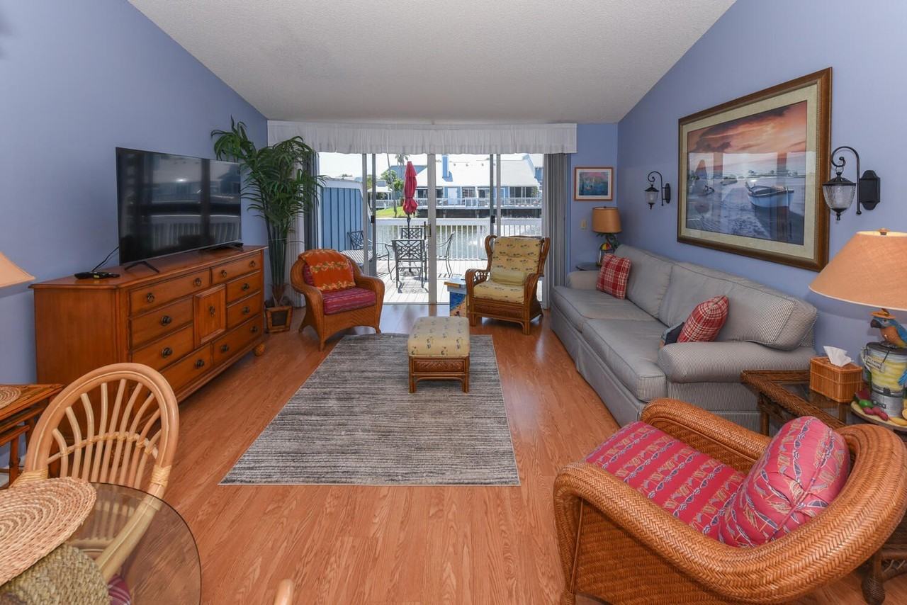 209 Ocean Dunes Circle - Photo 4 of 30