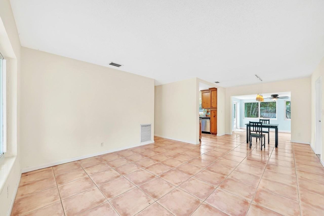 1101 Sw 1st Ave - Photo 4 of 49