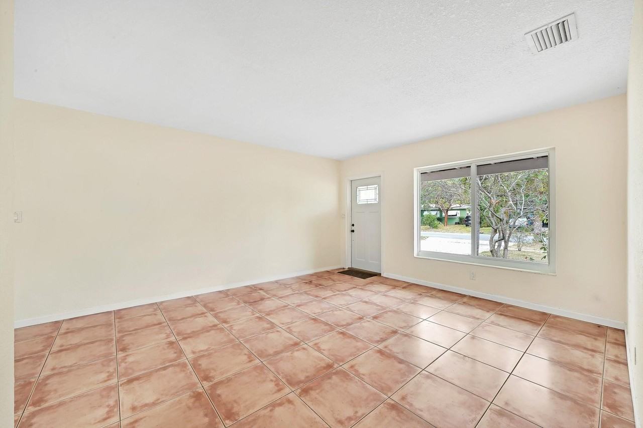 1101 Sw 1st Ave - Photo 5 of 49