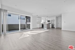 848 18th St #3 - Photo 5 of 8