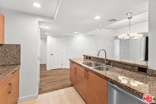 13650 Marina Pointe Dr #306 - Photo 3 of 8
