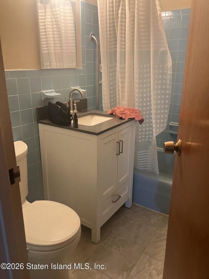 165 Cromwell Ave #3B - Photo 2 of 5