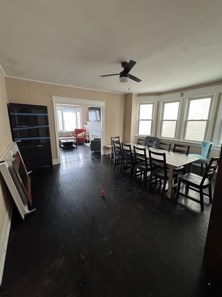 3809 Ventnor Ave - Photo 5 of 17