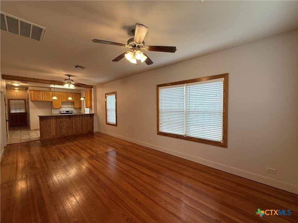 257 E Garza St - Photo 3 of 23