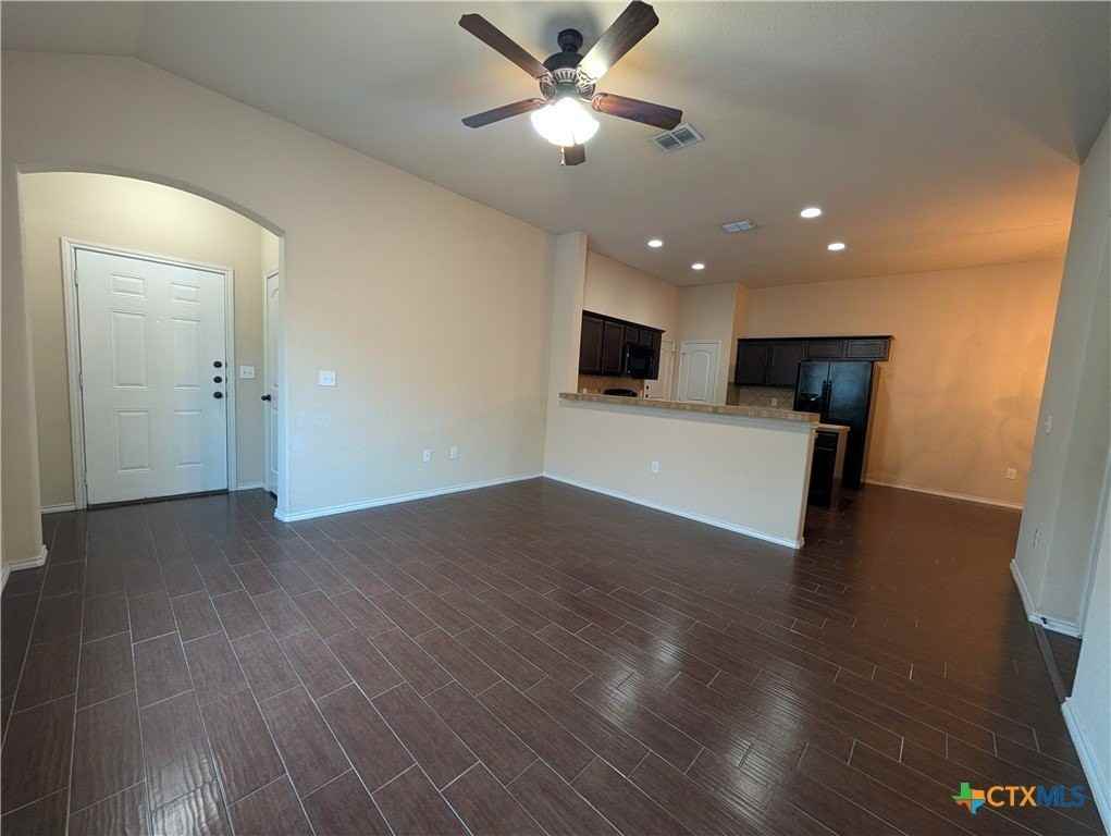 660 Creekside Cir - Photo 6 of 36