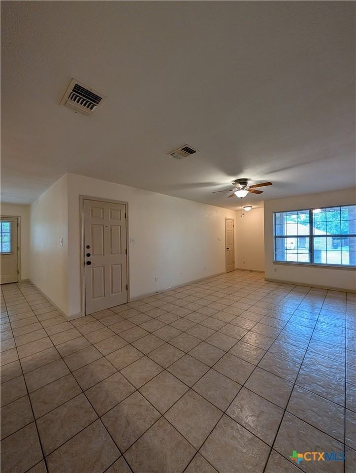 1134 Misty Acres Dr - Photo 7 of 42