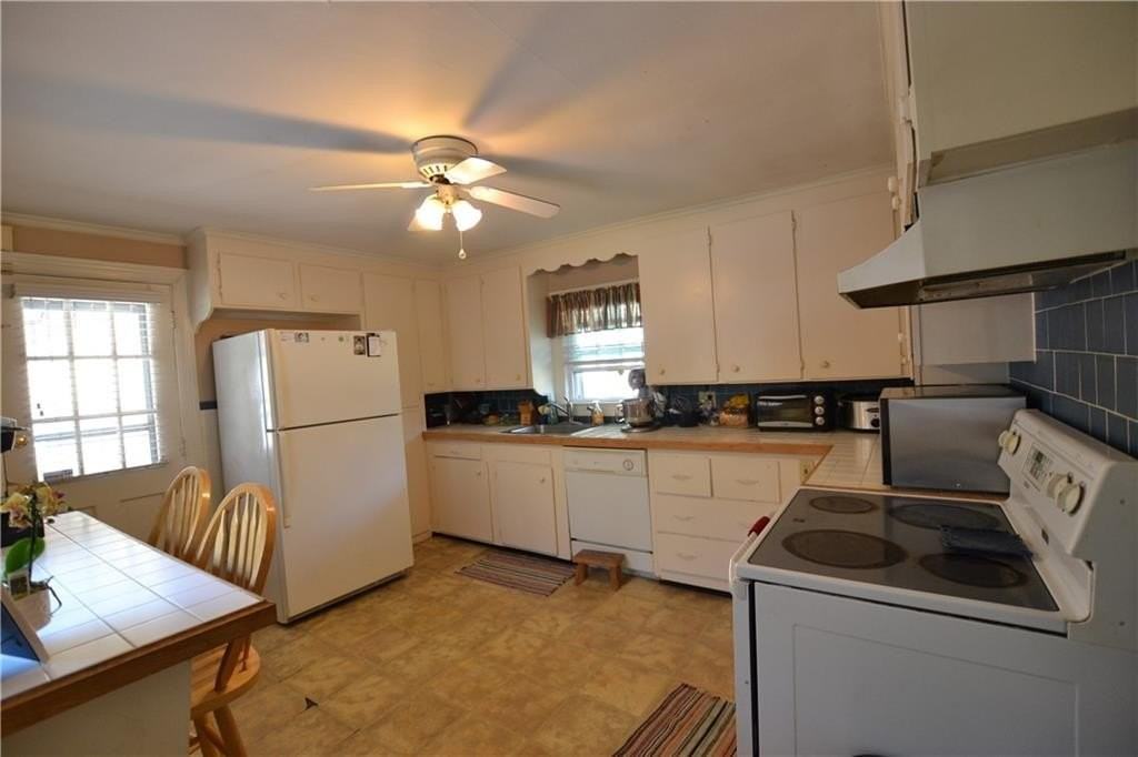 42 Alexander Mcgregor Rd - Photo 5 of 15