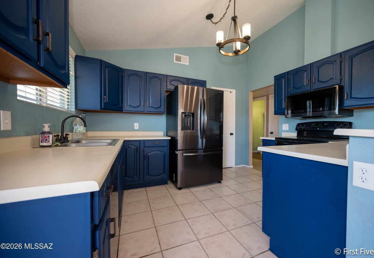 8984 N Eaglestone Loop - Photo 7 of 32