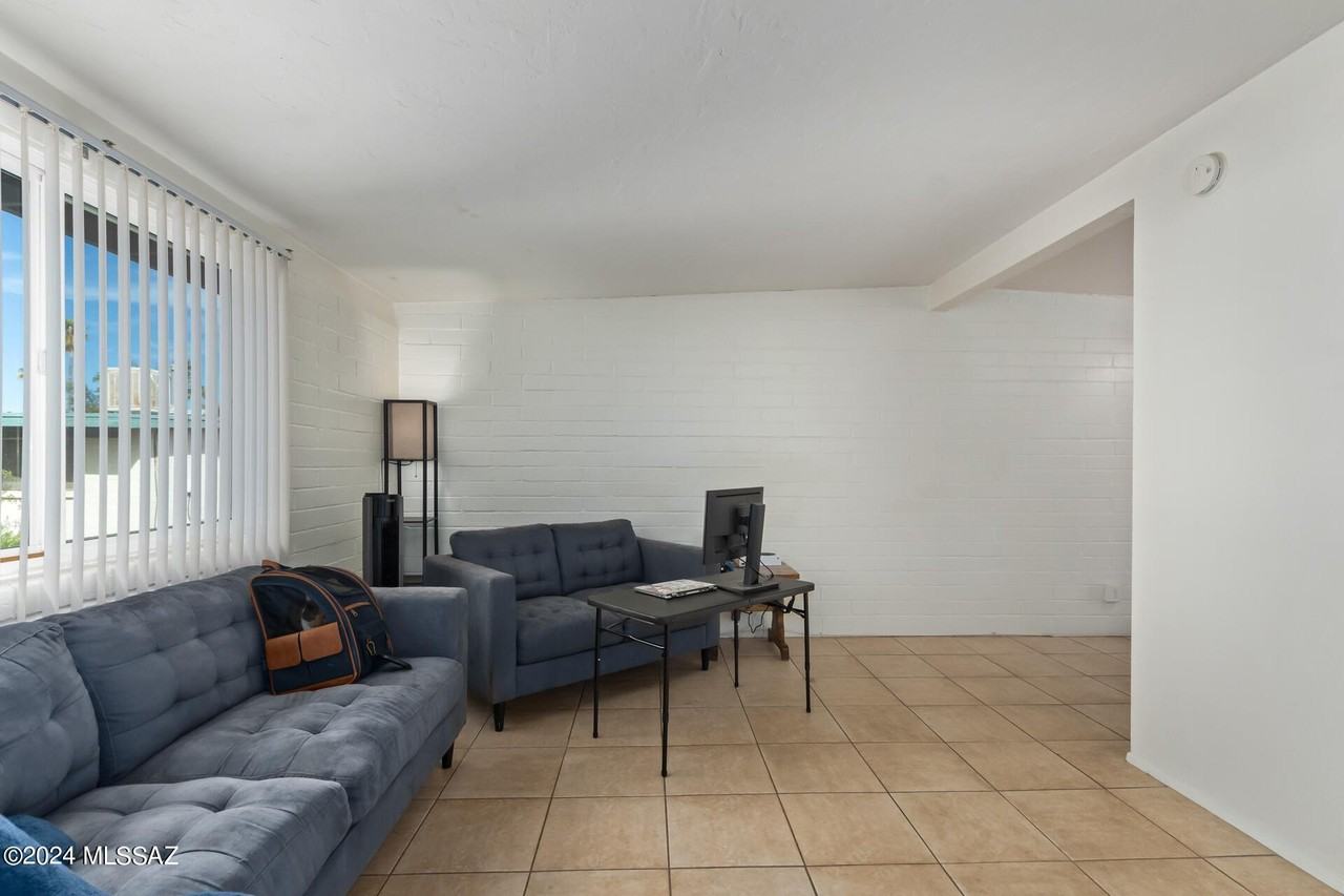 7455 E Desert Spring Dr - Photo 3 of 26