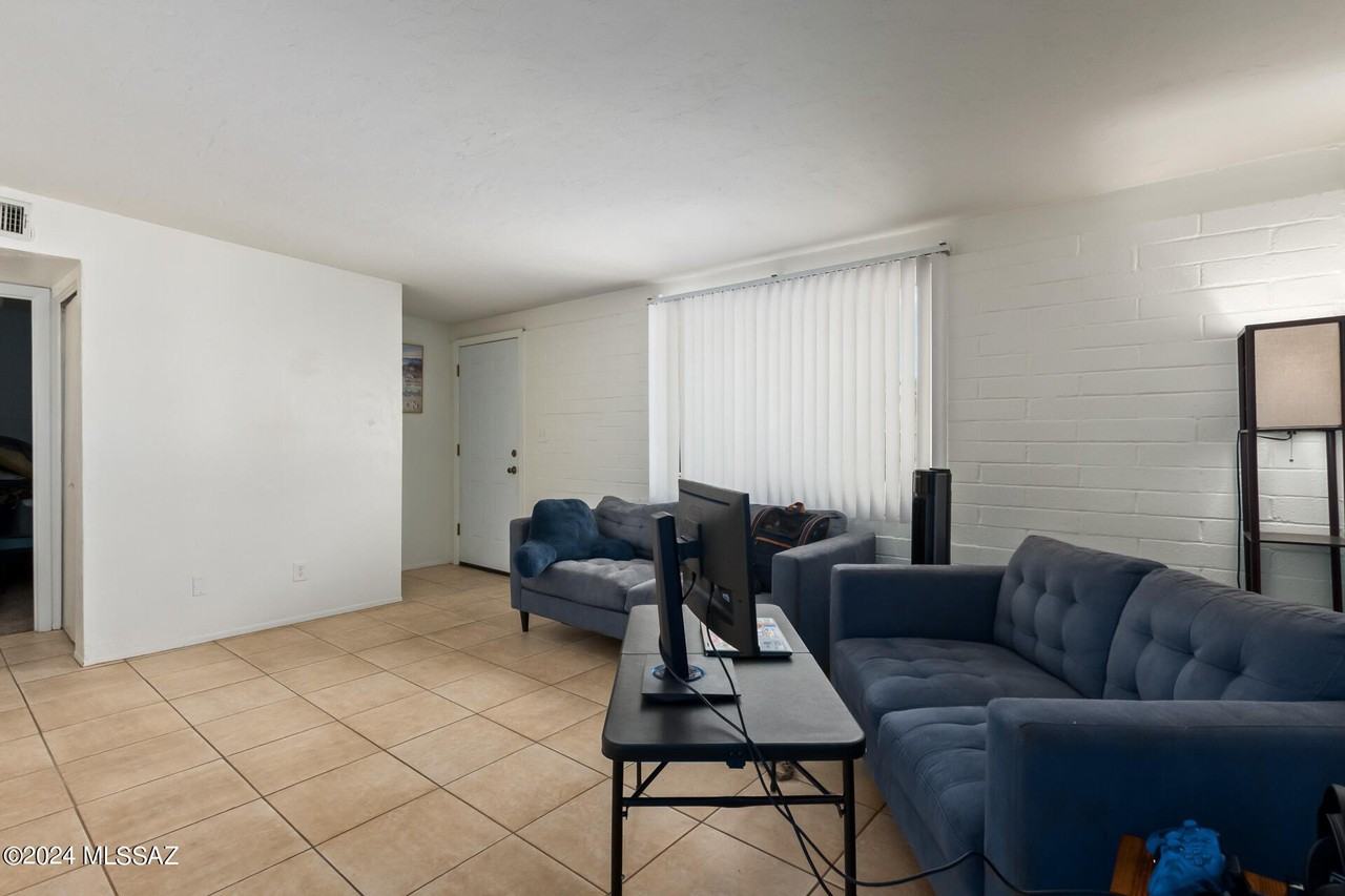7455 E Desert Spring Dr - Photo 4 of 26