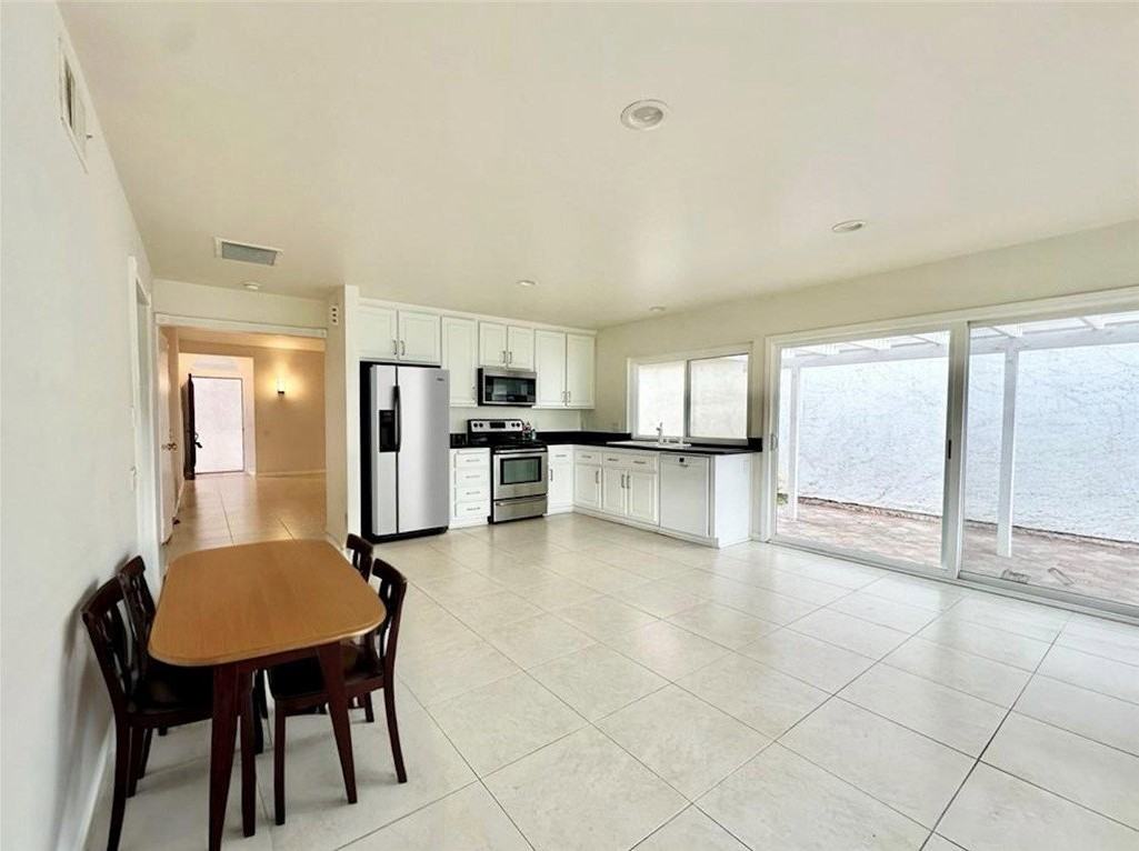 4162 Fireside Cir - Photo 6 of 8