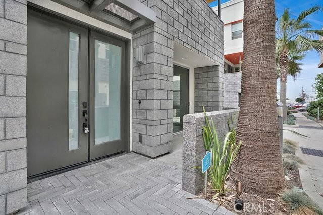 1688 Shoreline Way - Photo 2 of 8