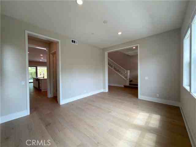 119 Pixel - Photo 6 of 8