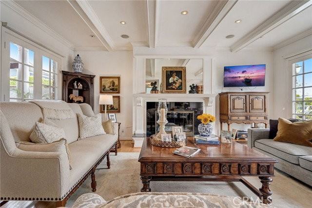 2025 E Balboa Blvd - Photo 6 of 8