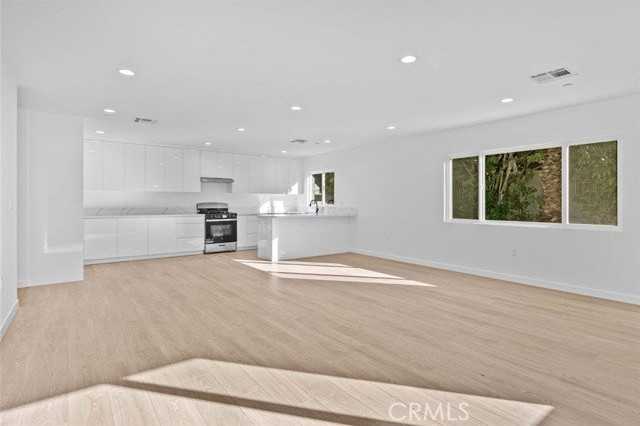 6842 Cedros Ave - Photo 2 of 8