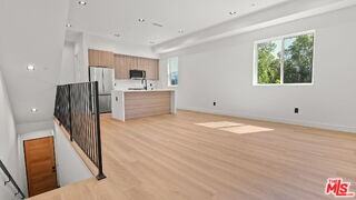 10842 Peach Grove St #1-2 - Photo 4 of 8