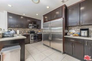 5515 Longridge Ave - Photo 6 of 8