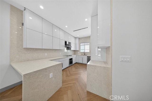10843 Cantara St - Photo 4 of 7