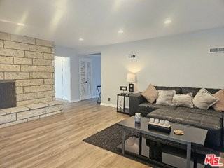 5904 Laramie Ave - Photo 5 of 8
