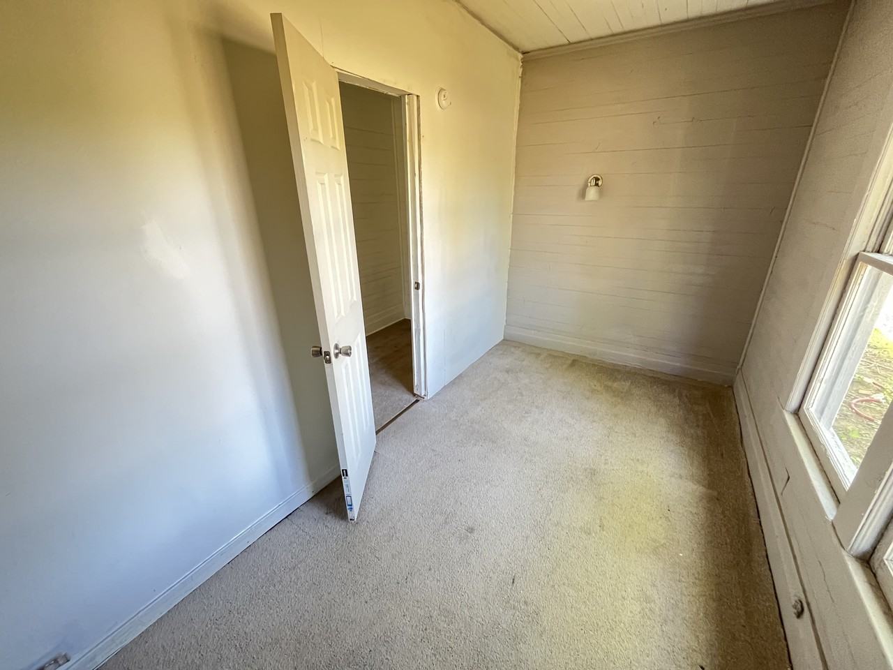 302 E Columbia Ave #0 - Photo 3 of 6